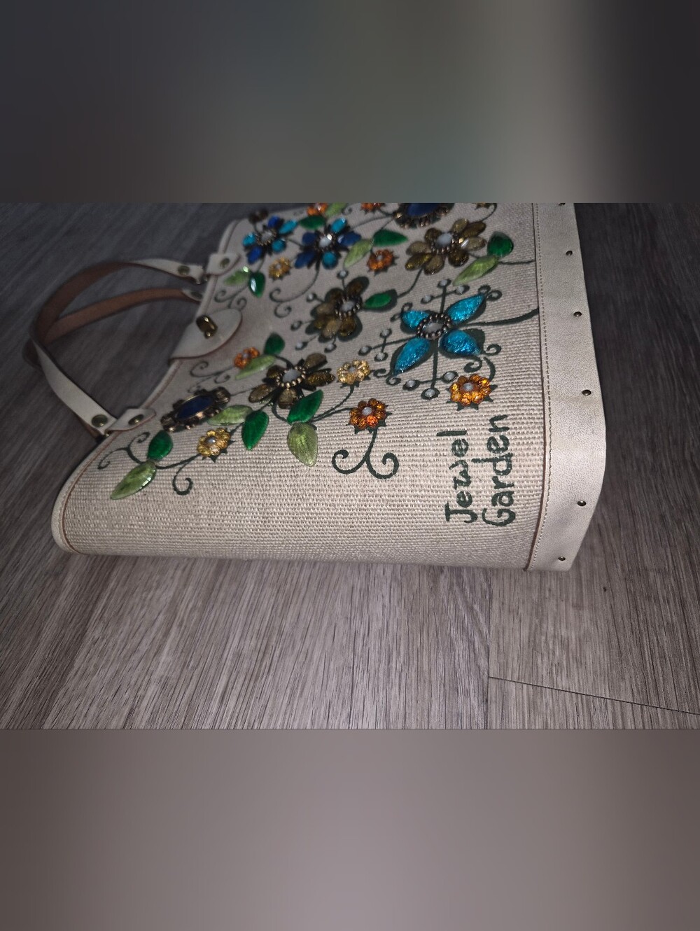 1960s Enid Collins "Jewel Garden" Canvas Tote in Cream - Picture 3 of 8